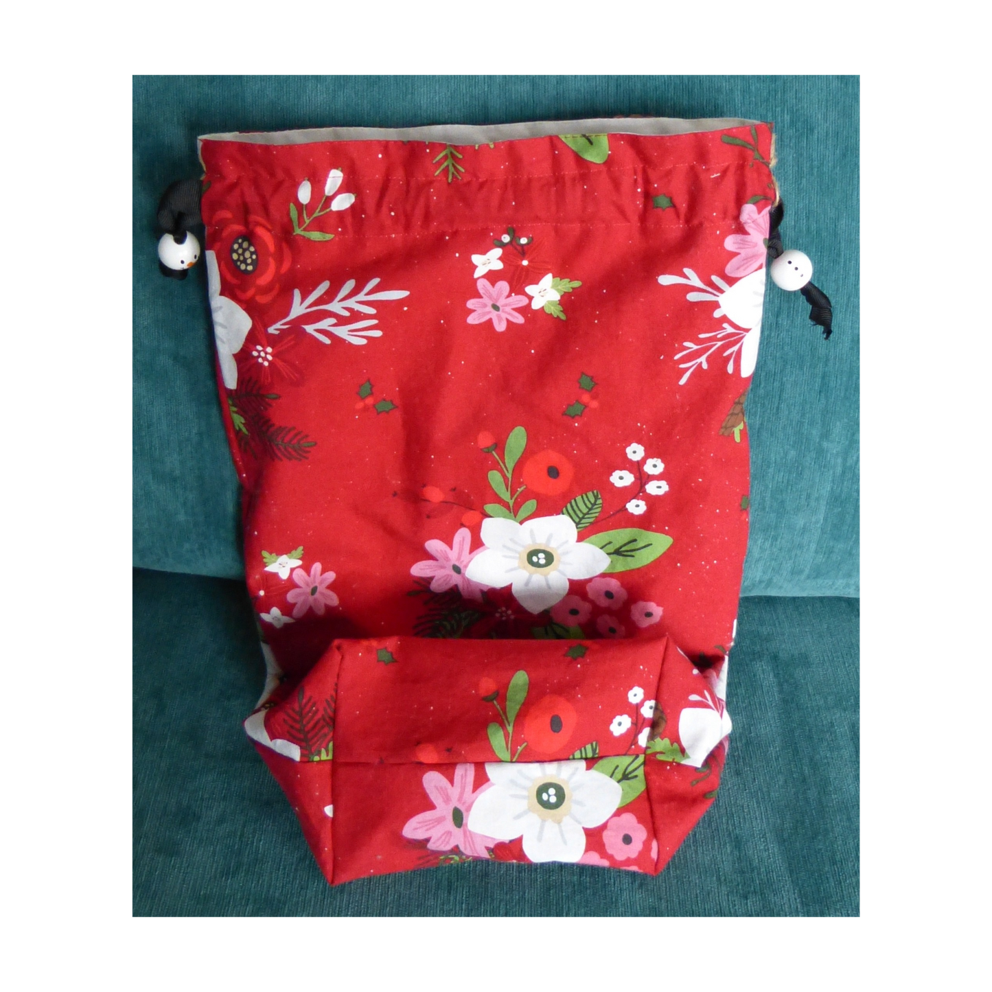 Lined Fabric Gift Bag – Festive Red Winter Florals (Medium)