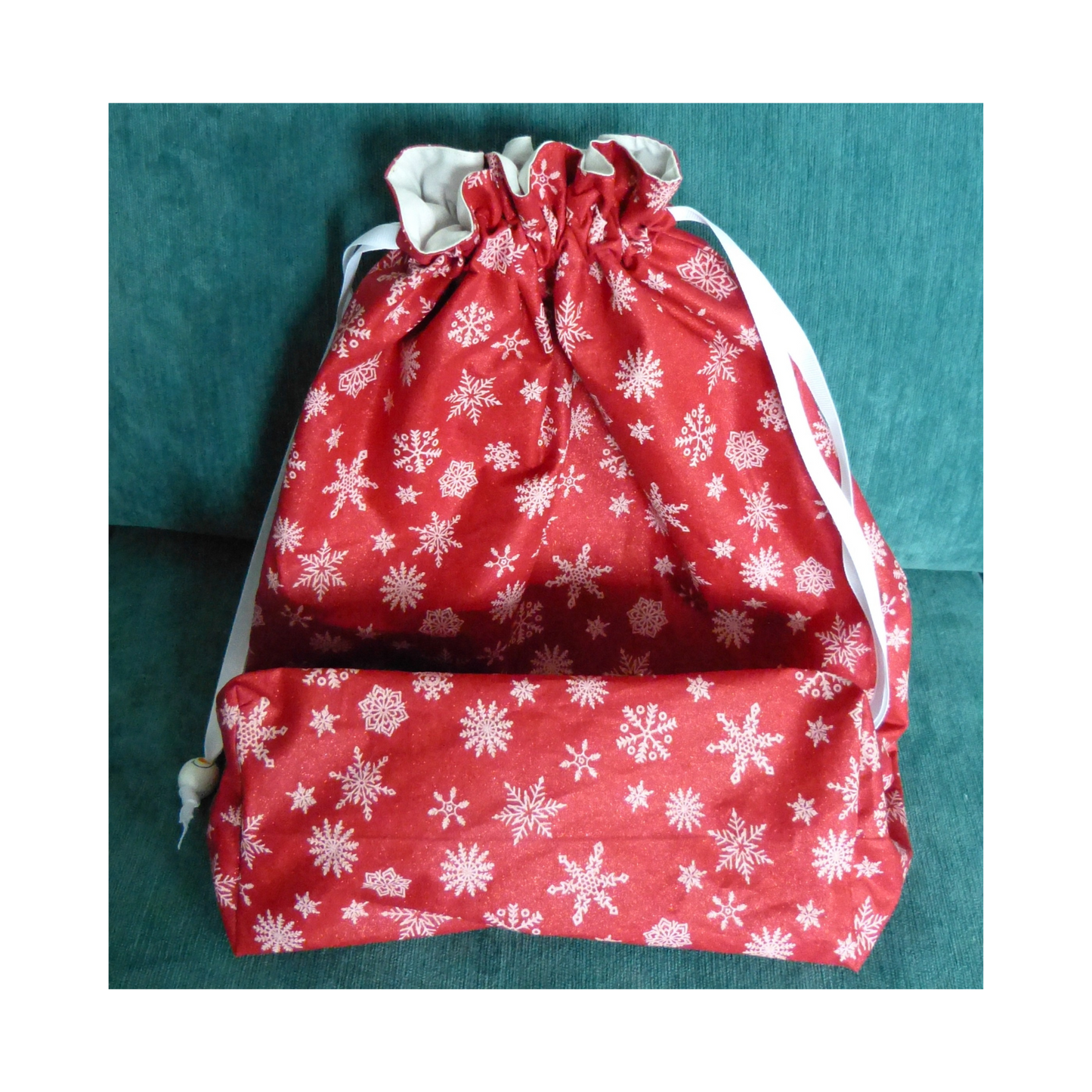 Lined Fabric Gift Bag – Shimmering Red Snowflakes (Boxed Bottom) (Large)
