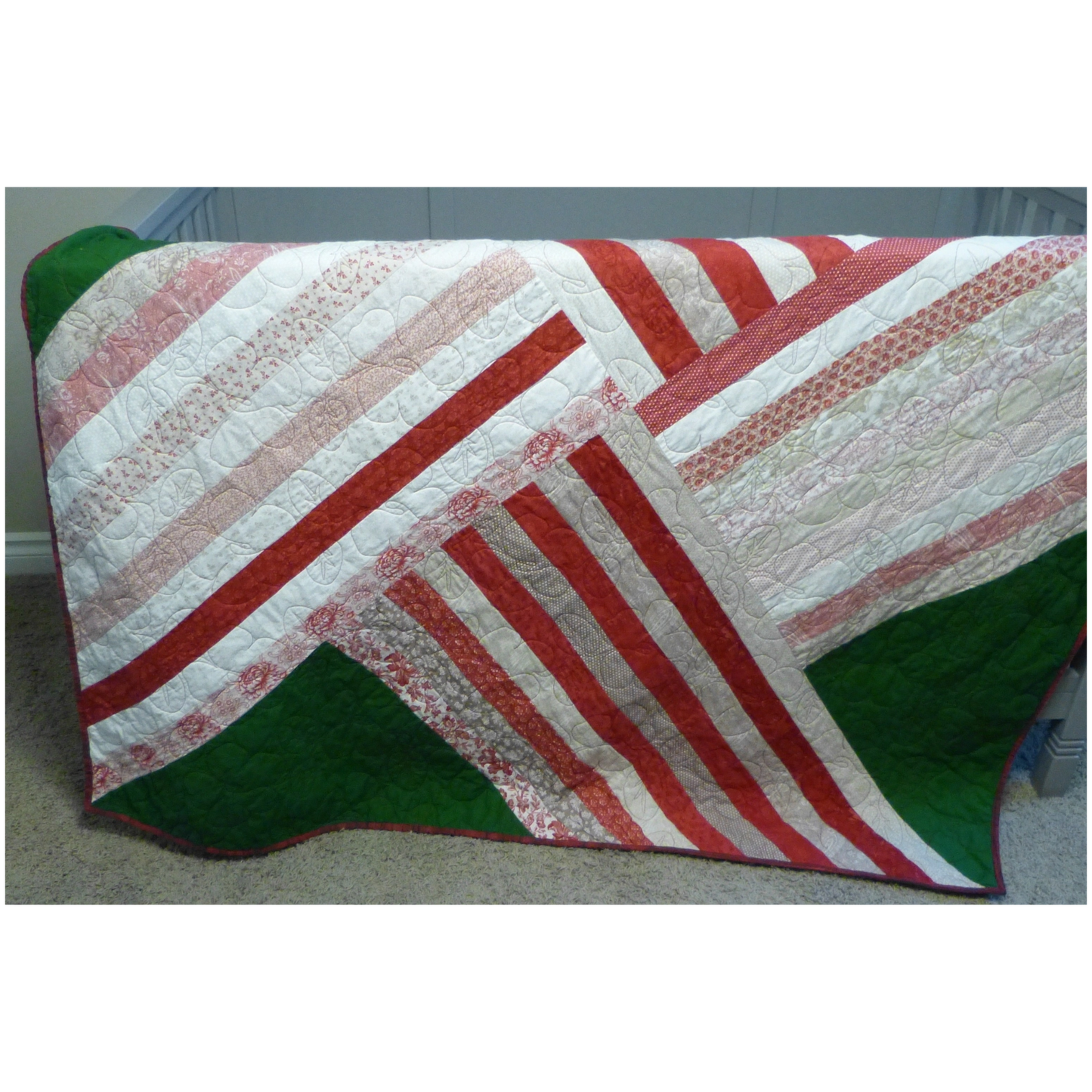 Floral Christmas Quilt – Sparkly Minky Backing