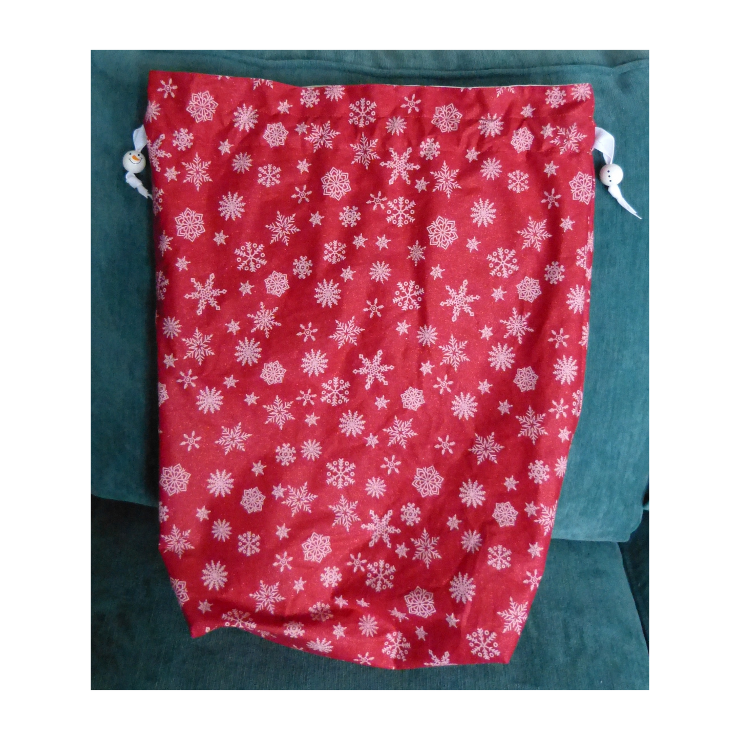 Lined Fabric Gift Bag – Shimmering Red Snowflakes (Boxed Bottom) (Large)
