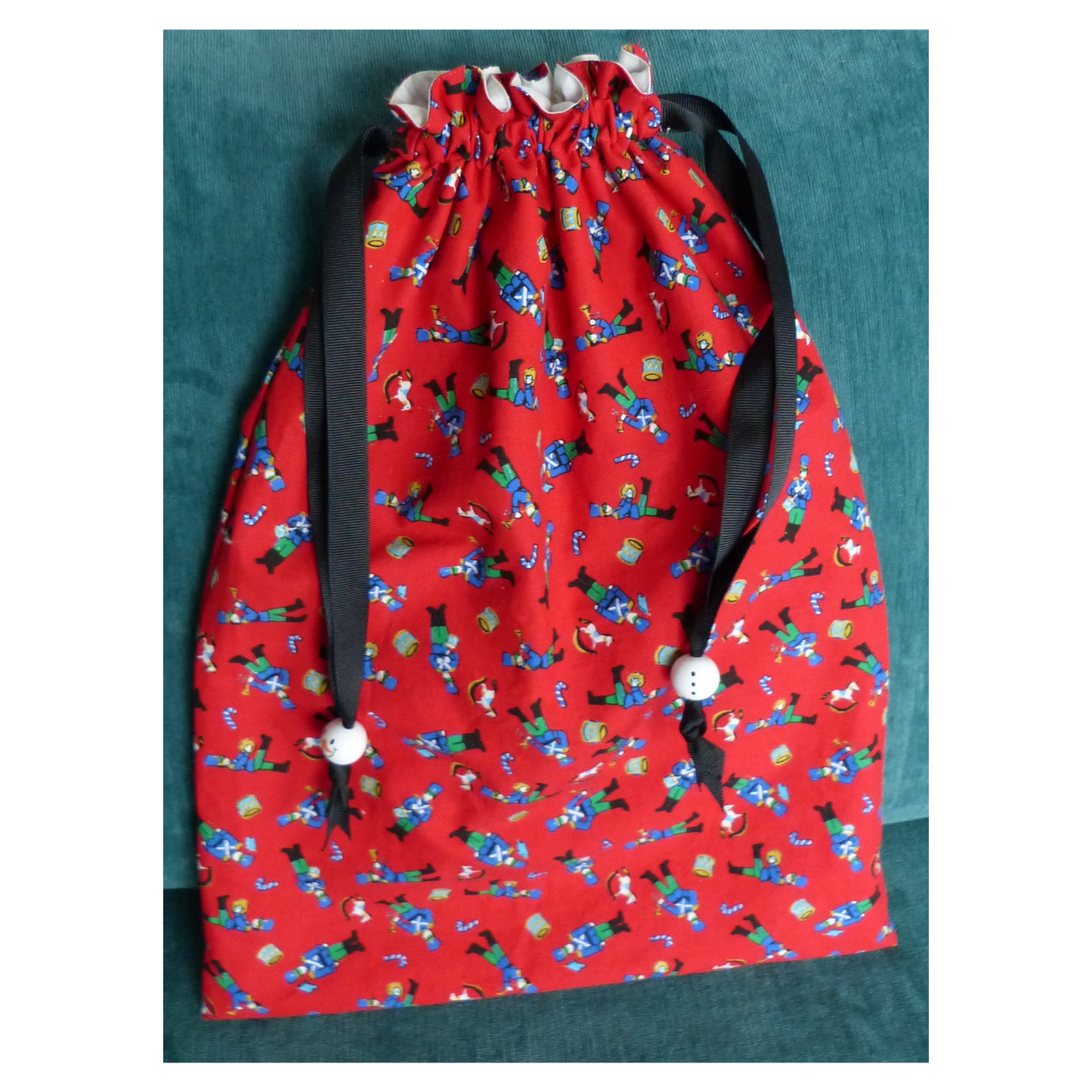 Lined Fabric Gift Bag – Holiday Character Print with Snowman Beads (Large)