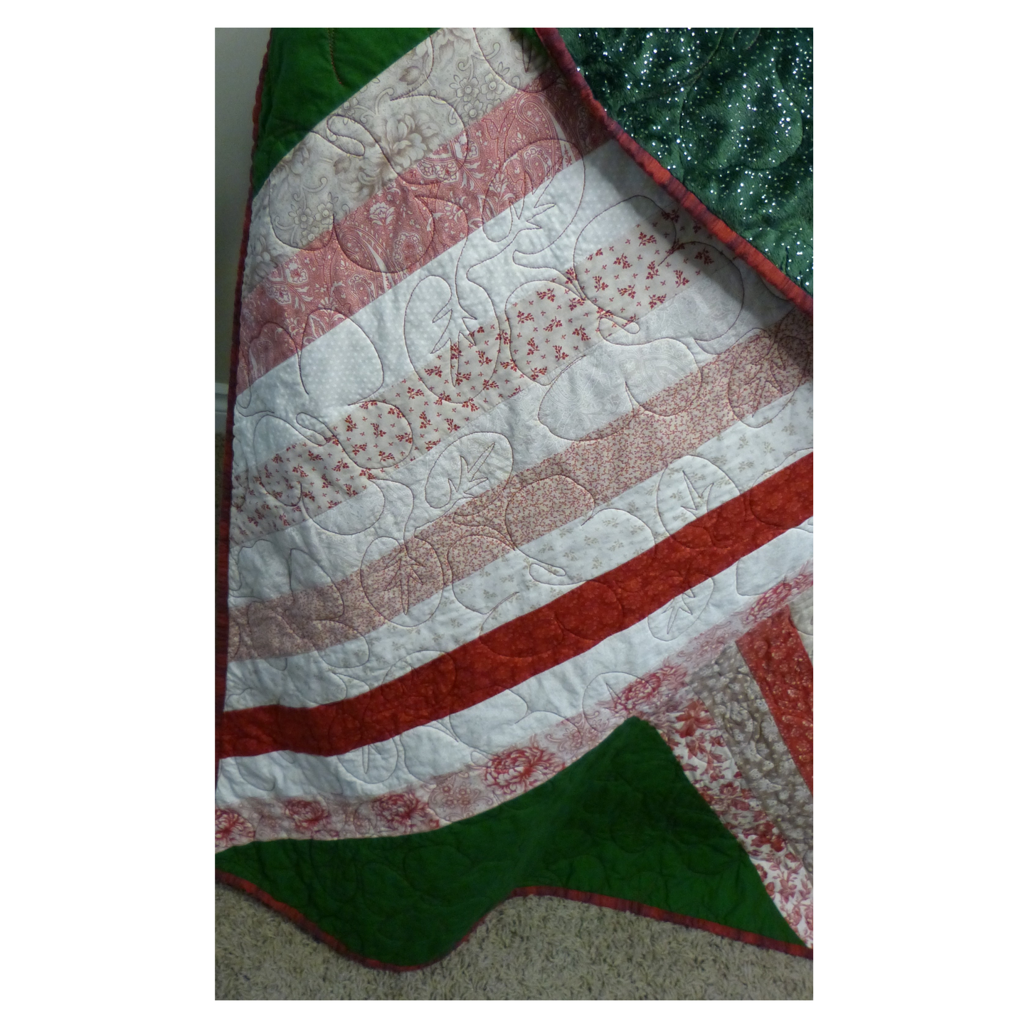 Floral Christmas Quilt – Sparkly Minky Backing