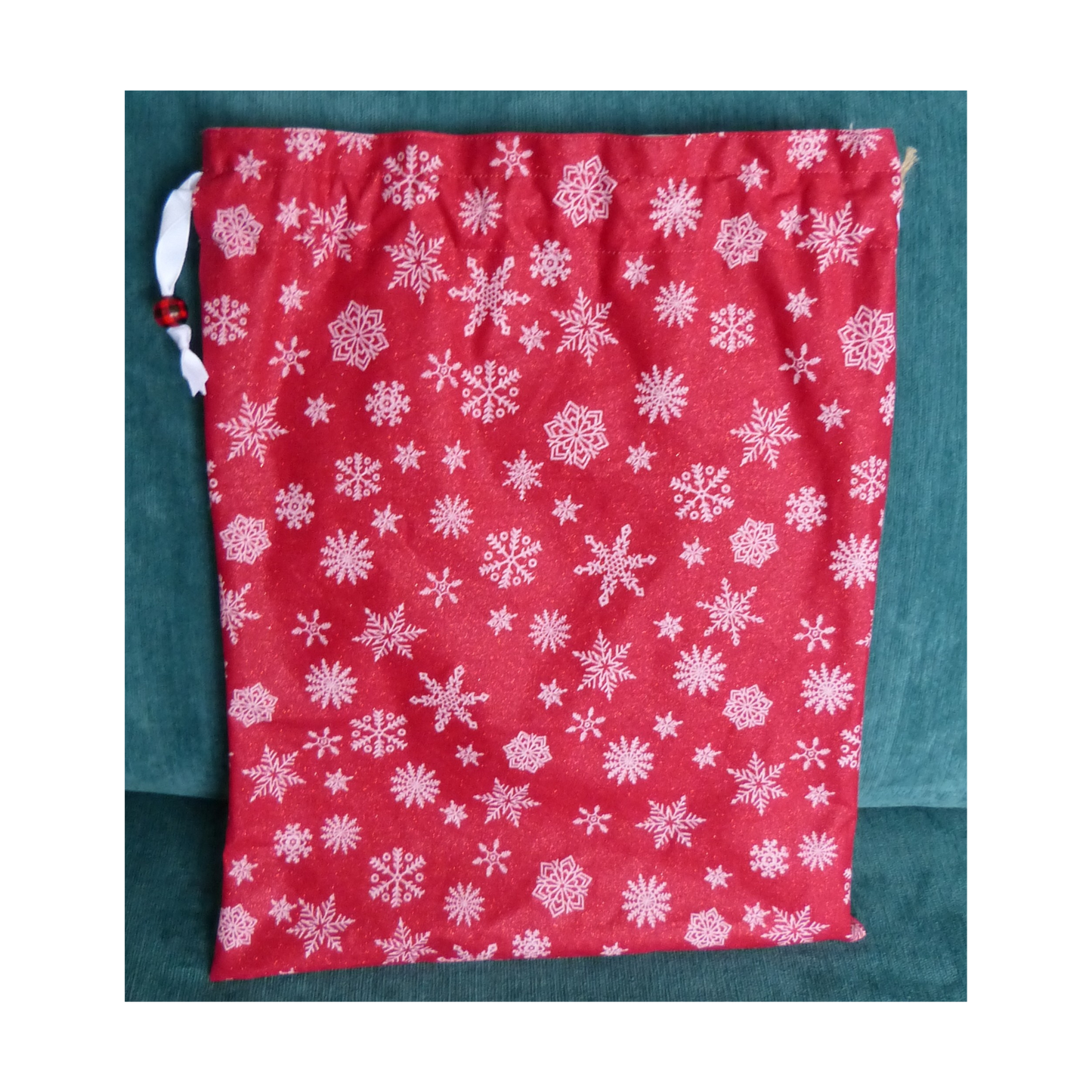 Lined Fabric Gift Bag – Shimmering Red Snowflakes (Medium)